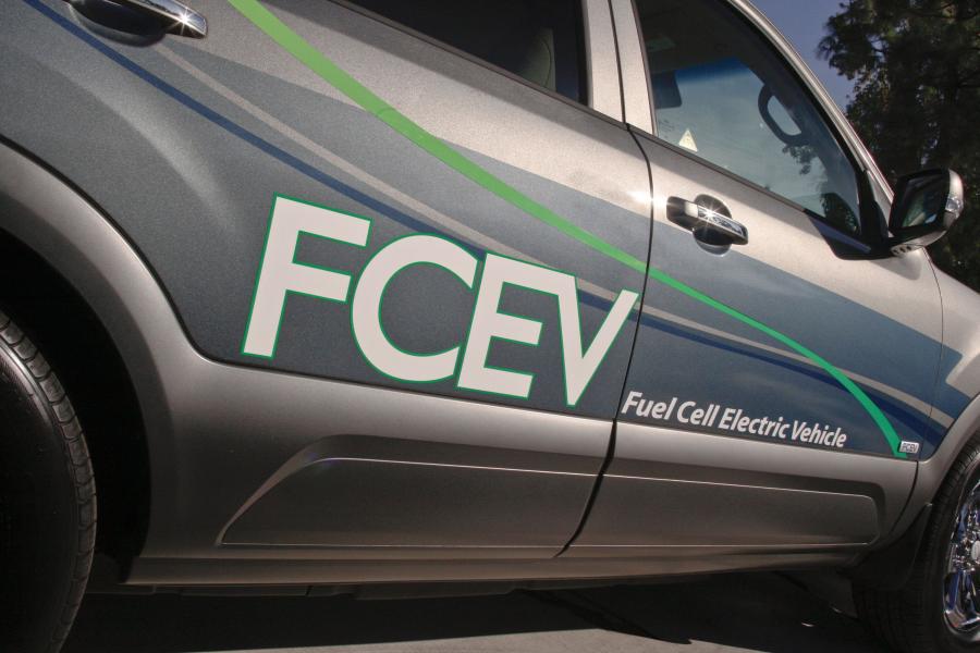  Kia Borrego FCEV 2008 года  (фото 5 из 6)